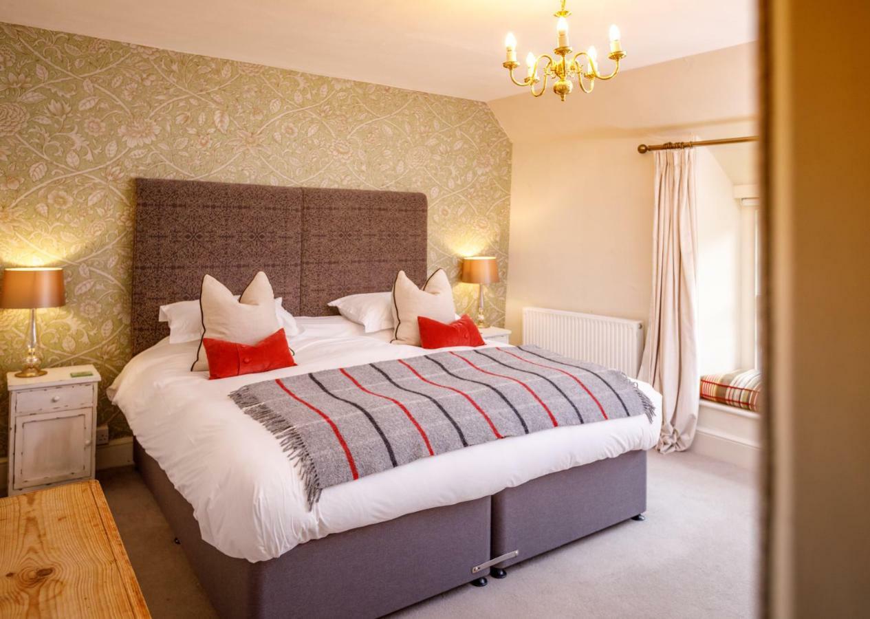Bed and Breakfast Trewornan Manor Уэйдбридж Экстерьер фото